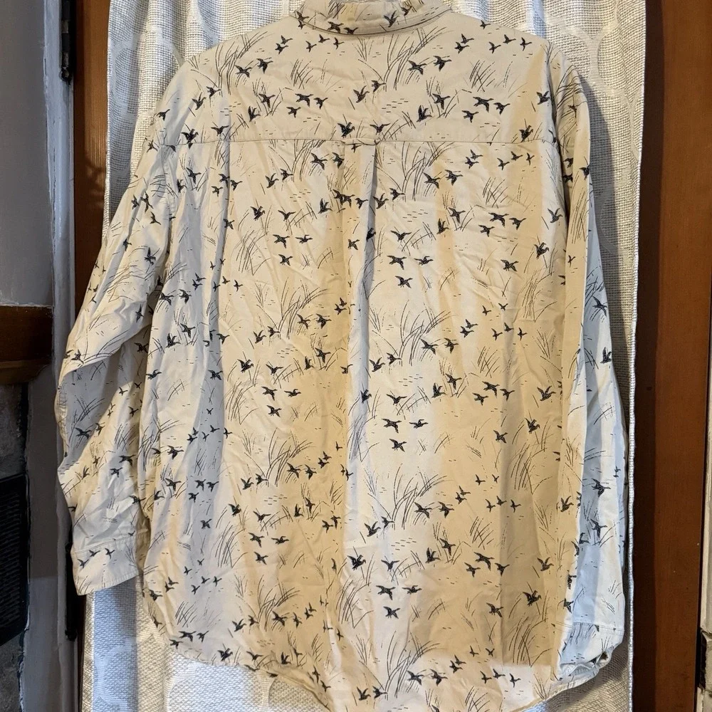 Roundtree & Yorke Auth Outfitters Men's XL Beige Navy Duck Print Button Up Shirt